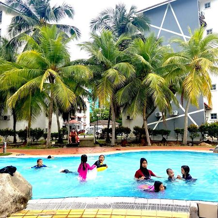 Smilez Homestay H102 & A306 At Pd Perdana Kondo Resort Port Dickson Eksteriør billede