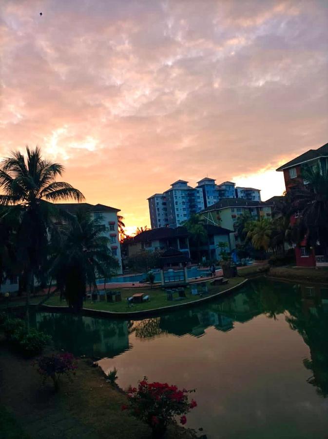 Smilez Homestay H102 & A306 At Pd Perdana Kondo Resort Port Dickson Eksteriør billede