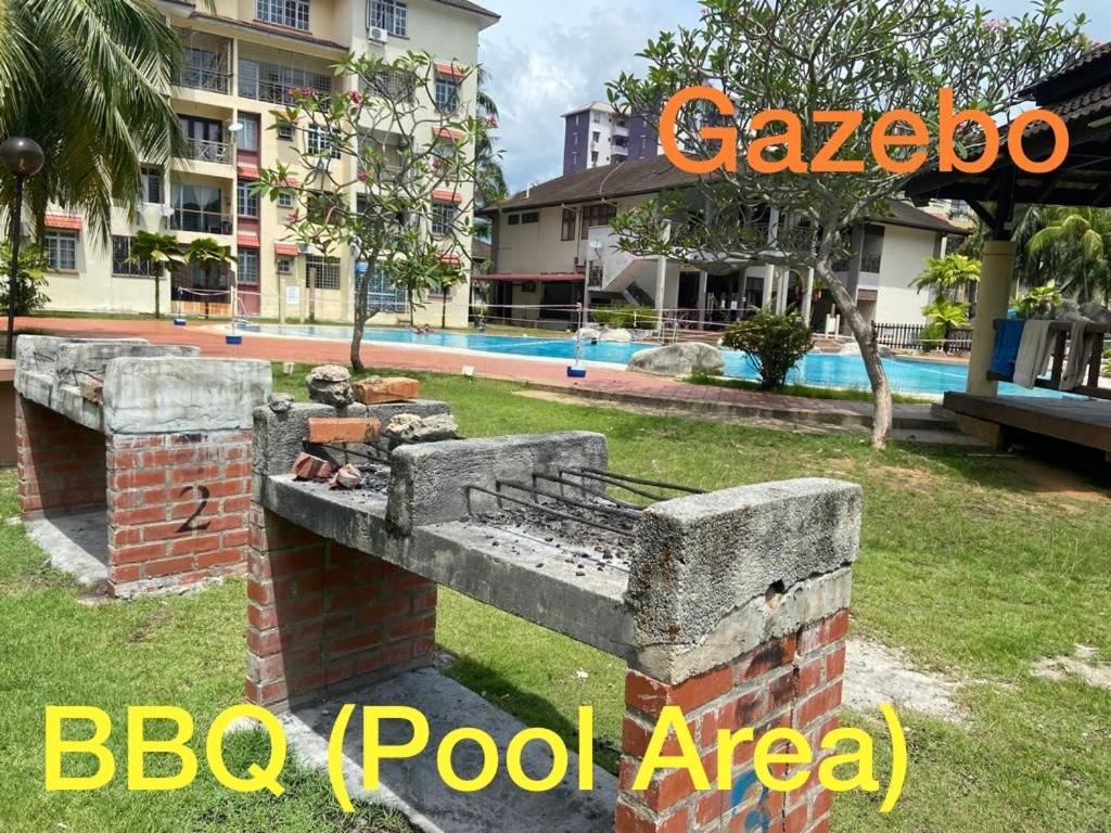 Smilez Homestay H102 & A306 At Pd Perdana Kondo Resort Port Dickson Eksteriør billede