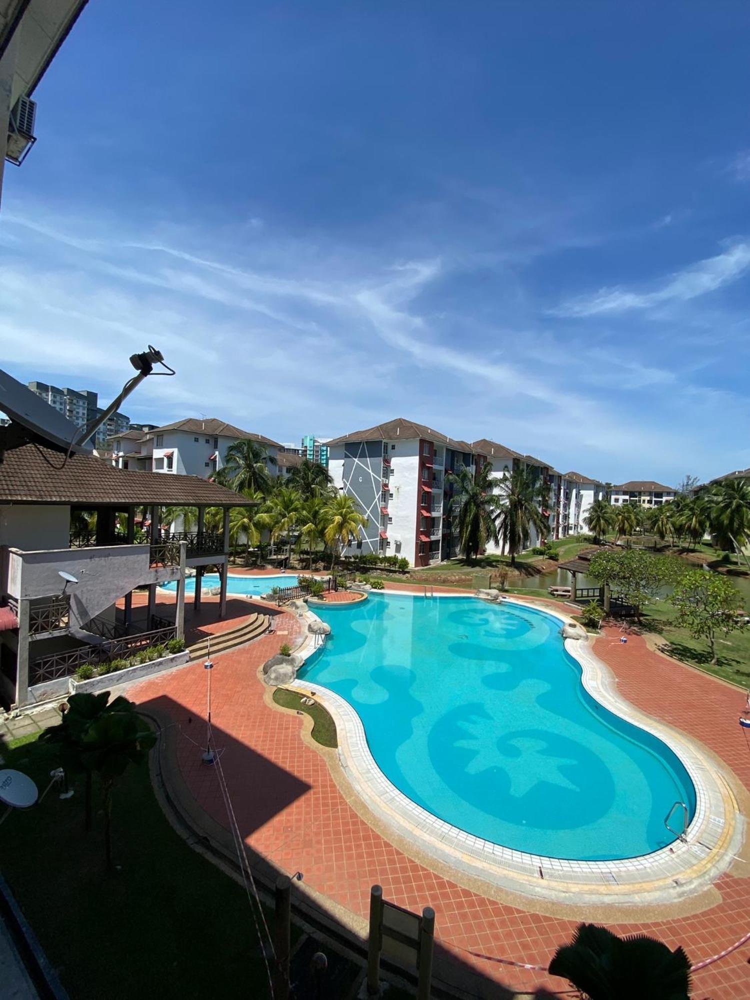 Smilez Homestay H102 & A306 At Pd Perdana Kondo Resort Port Dickson Eksteriør billede